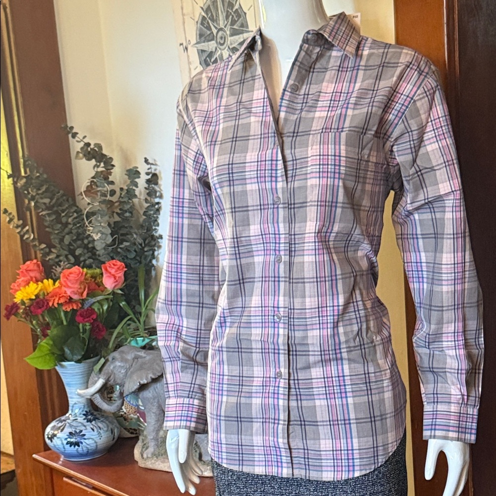 NWT Tabi size small Plaid Button-Up Shirt